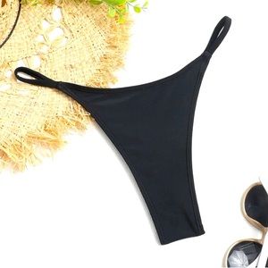 Basic thong bikini bottom. NWOT. Size M.